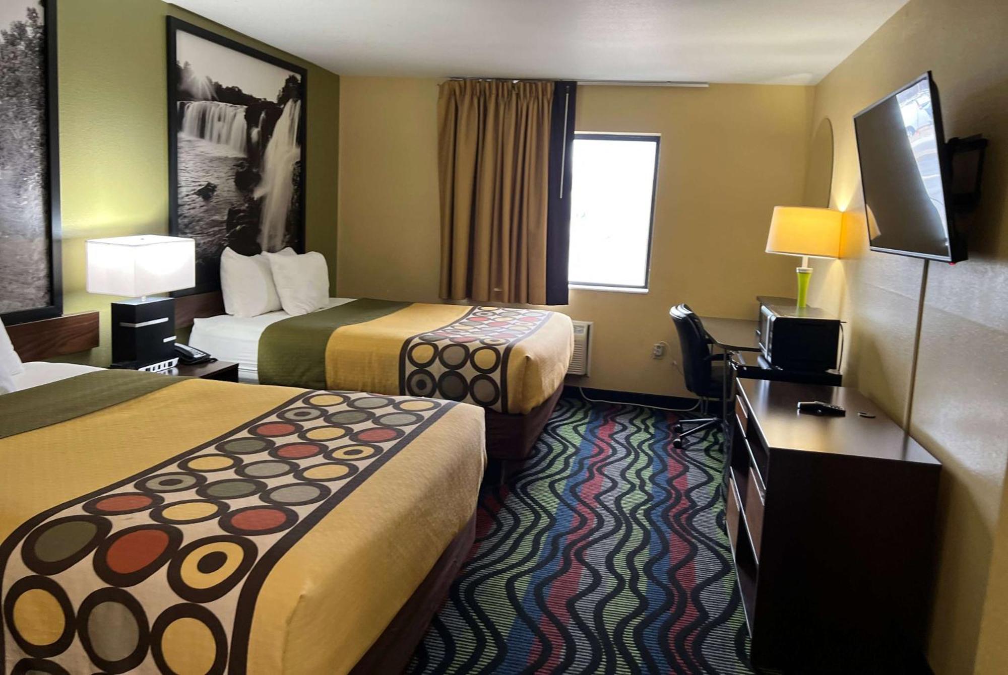 Hotel Super 8 By Wyndham Farmington Exterior foto